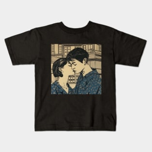 Asian couple kissing Kids T-Shirt